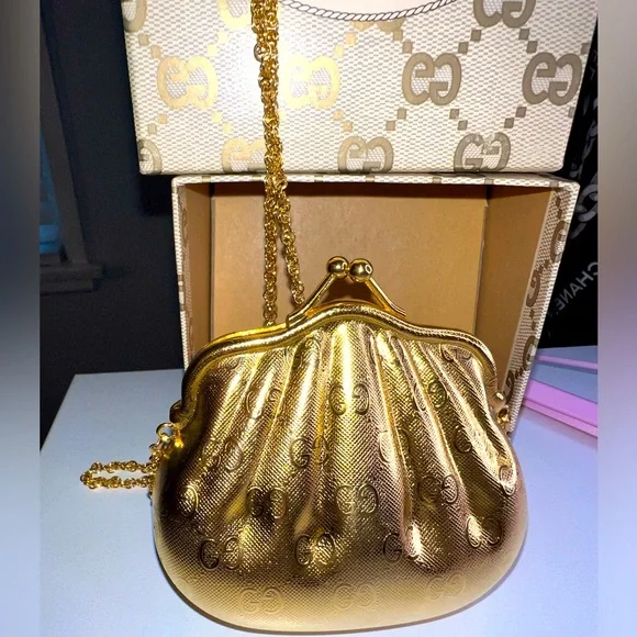 GUCCI ヴィンテージ ゴールド クレセントパーティーバッグ GUCCI 極 美